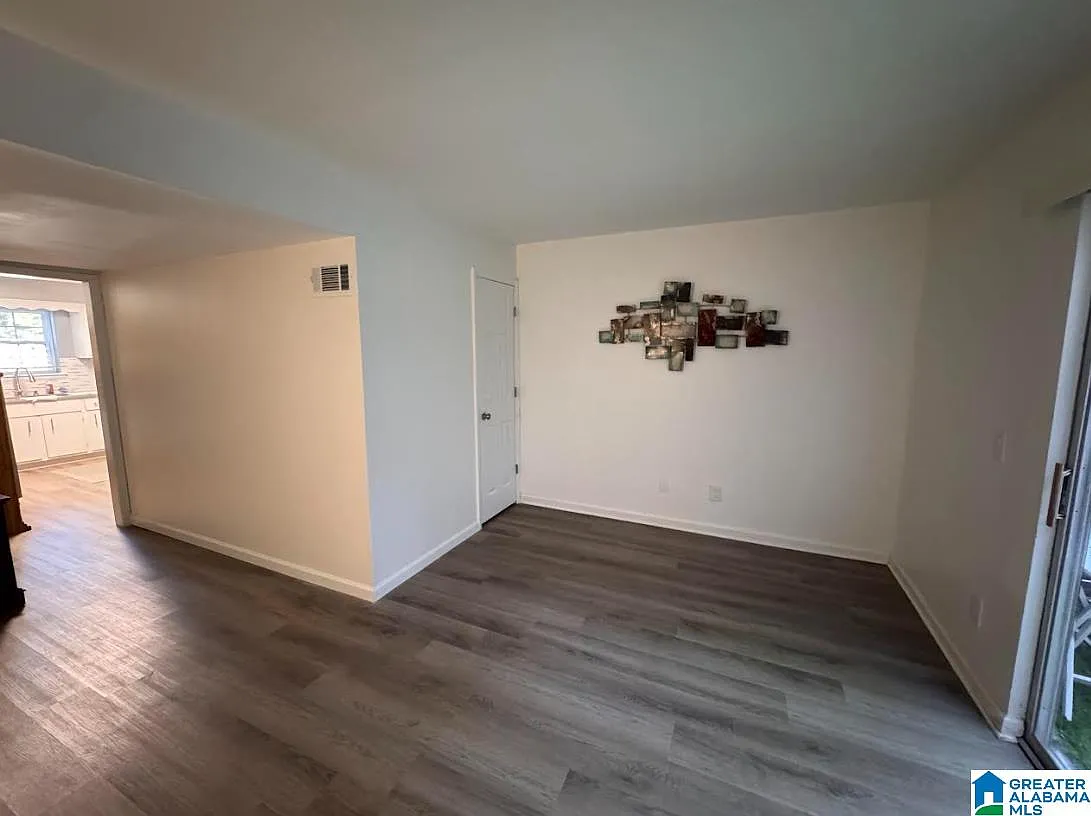 3 bed, 1.5 bath, 1148 sqft, $1,500 — Photo 4
