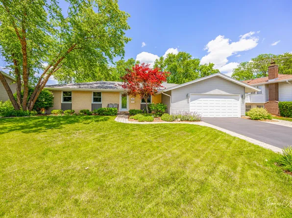 900 W Firestone Dr, Hoffman Estates, IL 60192