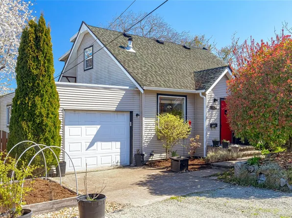 250 Harvey St, Nanaimo, BC V9R 3W7