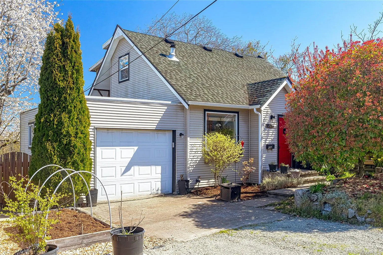 250 Harvey St photo 1
