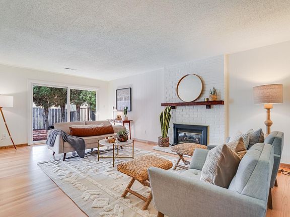 5th image of 615 Cabrillo Ave