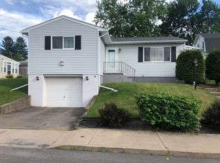 632 W 23rd St, Hazle Township, PA 18202