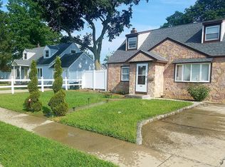 929 Lee Rd, Uniondale, NY 11553