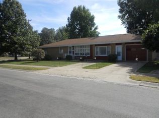 901 Oklahoma Ave, Mattoon, IL 61938