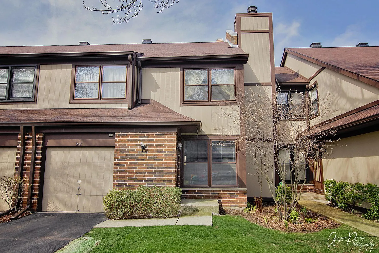 242 Shadowbend Dr photo 1
