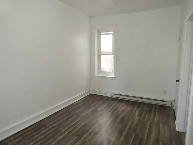 356 E Walnut Ln #2 — Photo 19