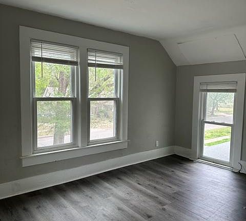 2nd image of 301 W 4th Ave