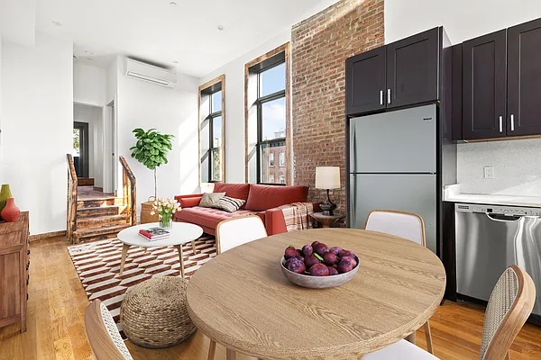 Rented by Moment Realty LLC | media 6