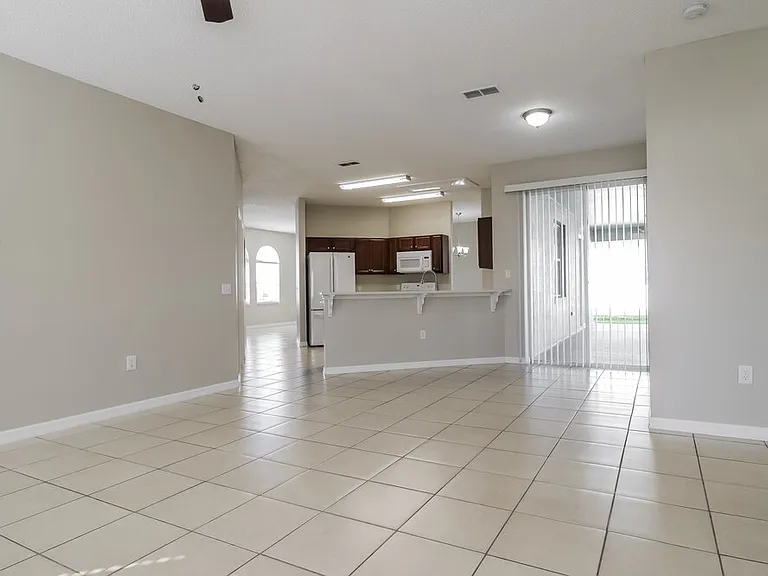 562 Bristol Cir — Photo 9