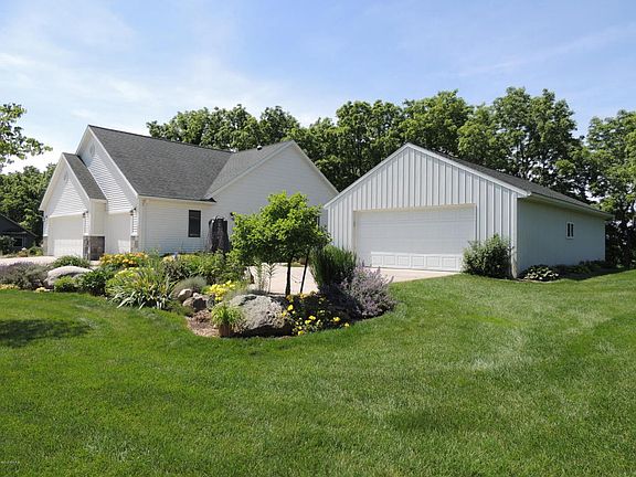2nd image of 10427 Cottonwood Ct