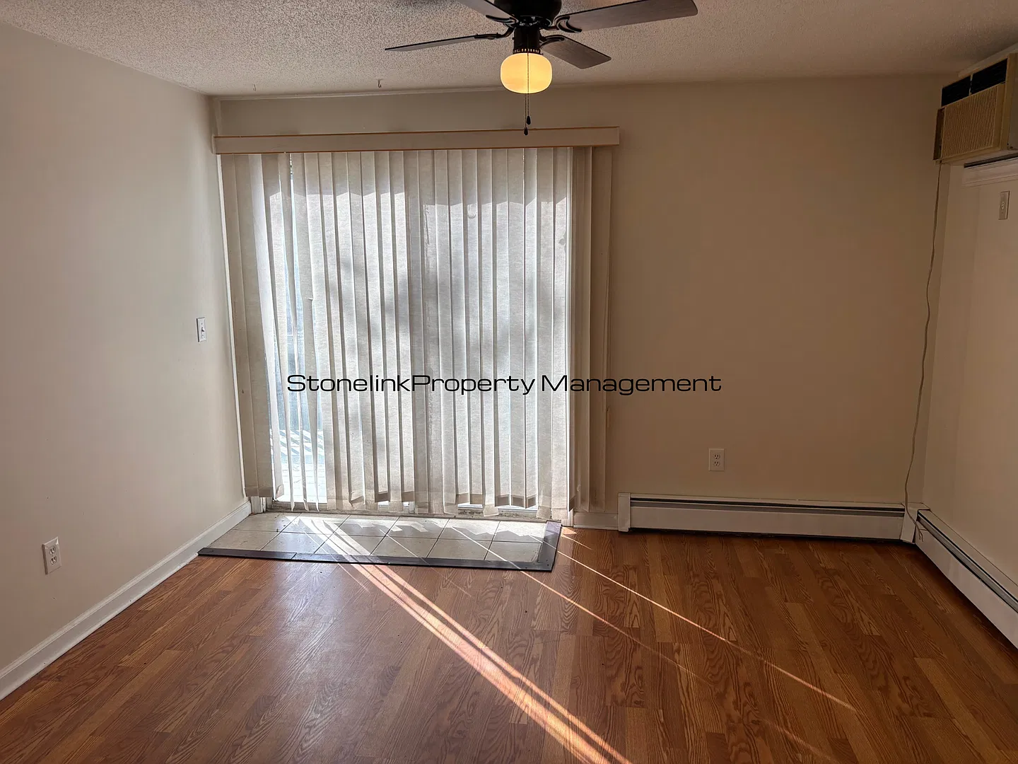 Beautiful Townhouse For Rent in Providence! — Photo 2