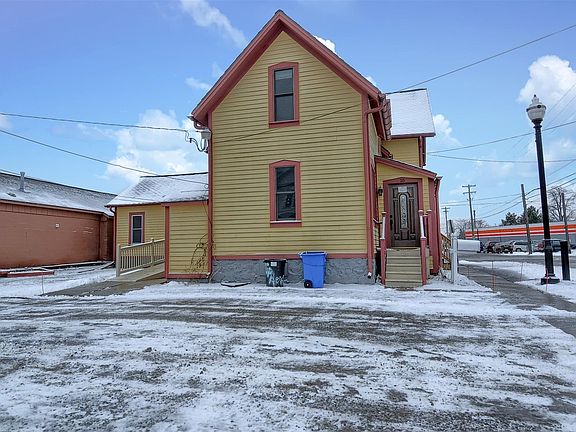 Photo B