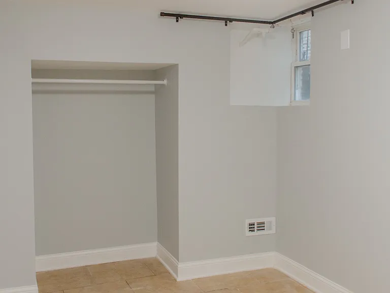 1719 W Greenleaf Ave — Photo 5