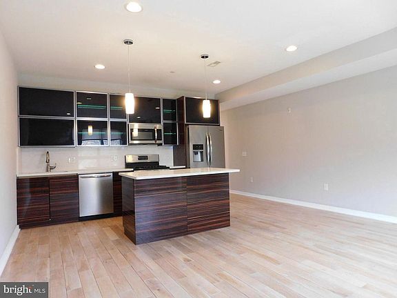 4th image of 1824 Frankford Ave #B