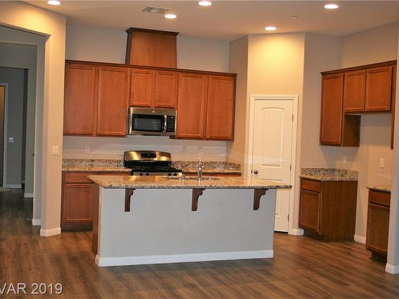 4th image of 694 Nathanial Ct