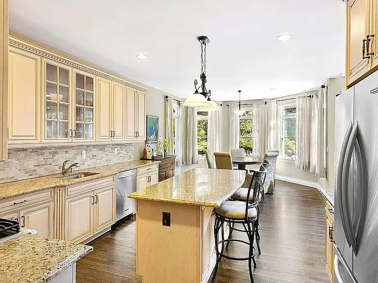 3 Clara Dr — Photo 5