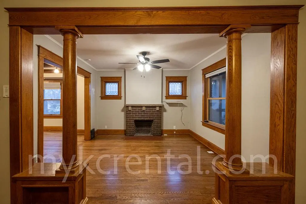 325 N 15th St — Photo 3