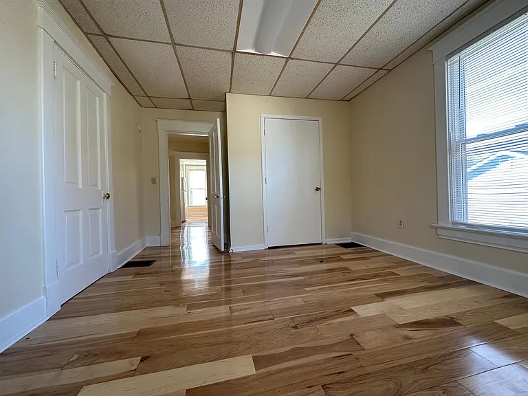 317 E 8th St #B — Photo 25