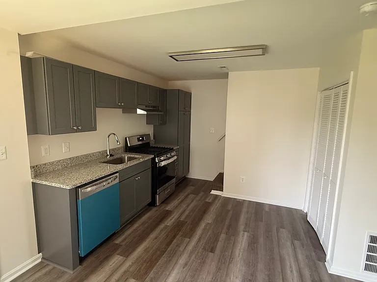 622 Linden Ln — Photo 3