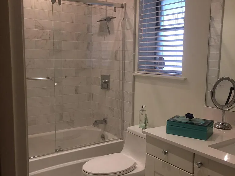 Shared bathroom for bedrooms #2 and #3