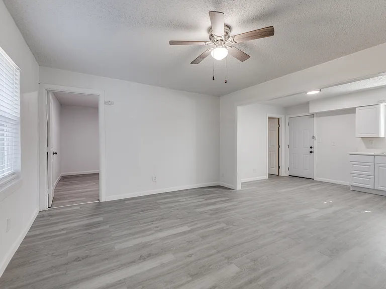12900 Quail Dr — Photo 3
