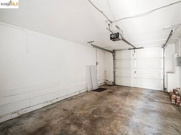 3rd image of 768 Wilson Ave