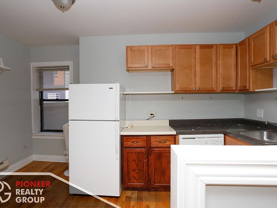1st image of 1347 N Dearborn St #207SW
