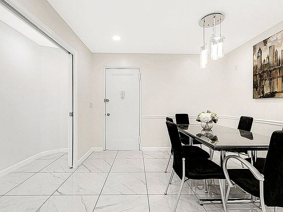 5th image of 7211 110th St APT 1D