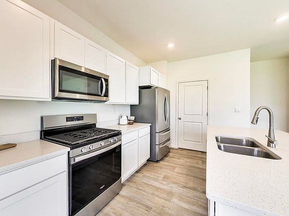 5th image of 2016 Magnolia Ln