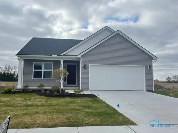 1199 Dublin Dr, Waterville, OH 43566