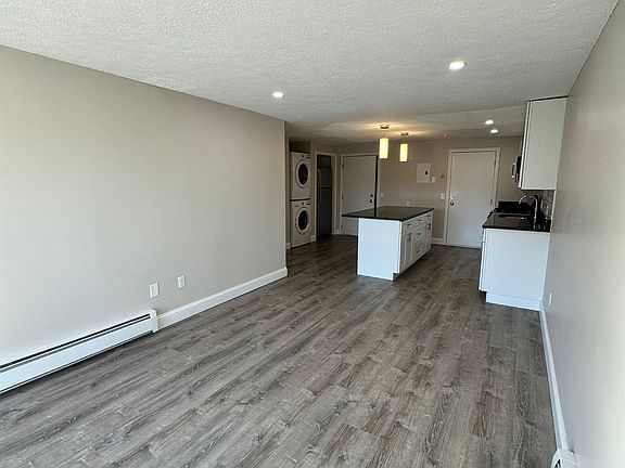 4th image of 13 Kenmar Dr #2B-1Ba-680Sqft