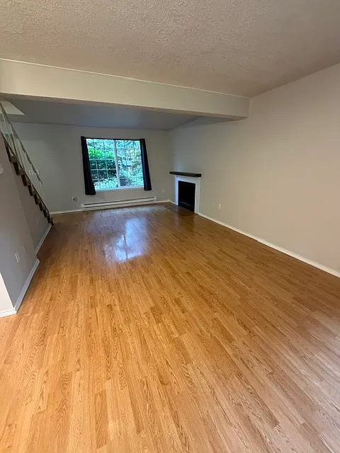 2 bed, 1.5 bath, 1225 sqft, $2,200 — Photo 4