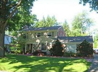 967 N Glenhurst Dr, Birmingham, MI 48009