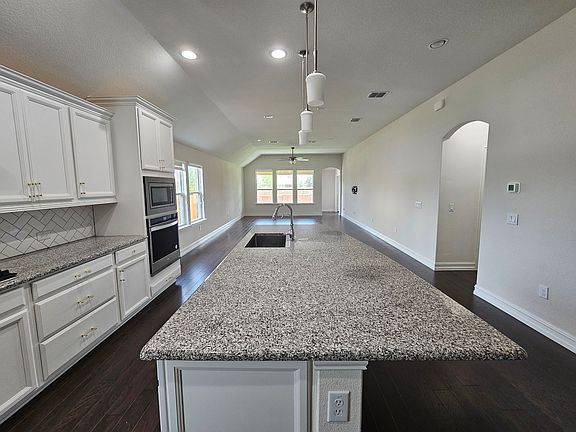 2nd image of 3105 Euclid Way