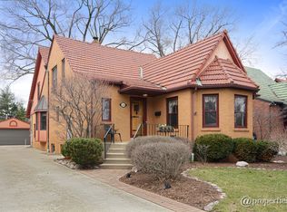 460 S Poplar Ave, Elmhurst, IL 60126