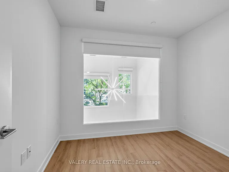 39 Niagara St #125 — Photo 16