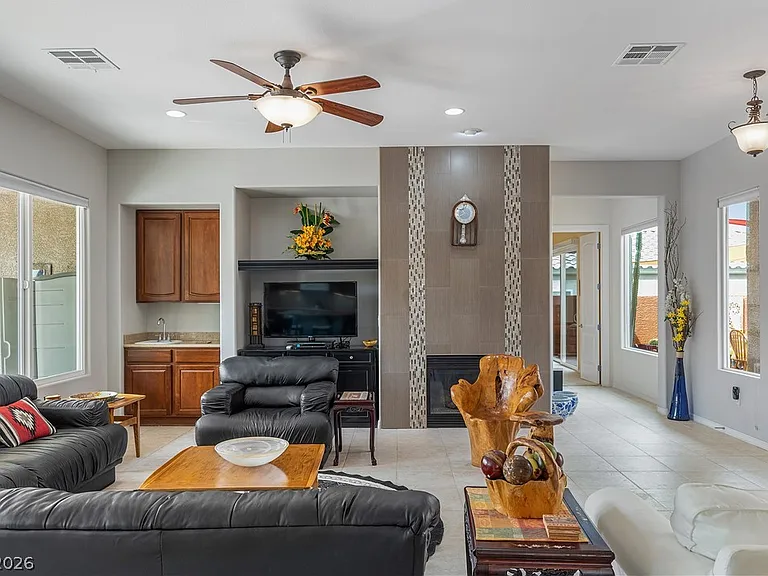 2611 Savannah Springs Ave — Photo 10