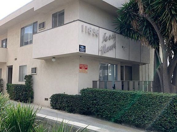 4th image of 11836 Darlington Ave #3