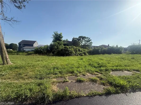 1114 24th St, Parkersburg, WV 26101