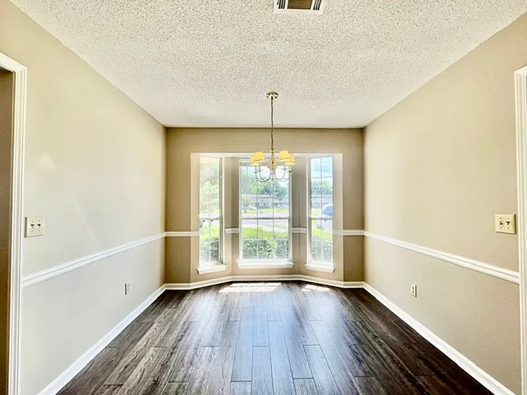 4547 Cornerstone Dr — Photo 3