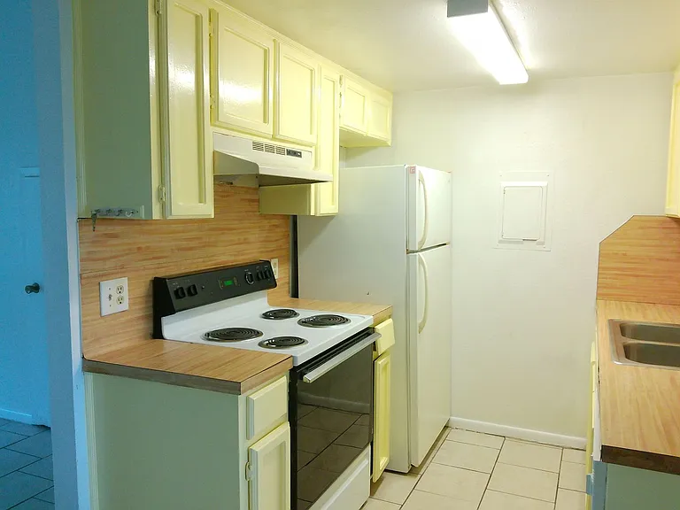 5723 Crestmore Dr — Photo 3