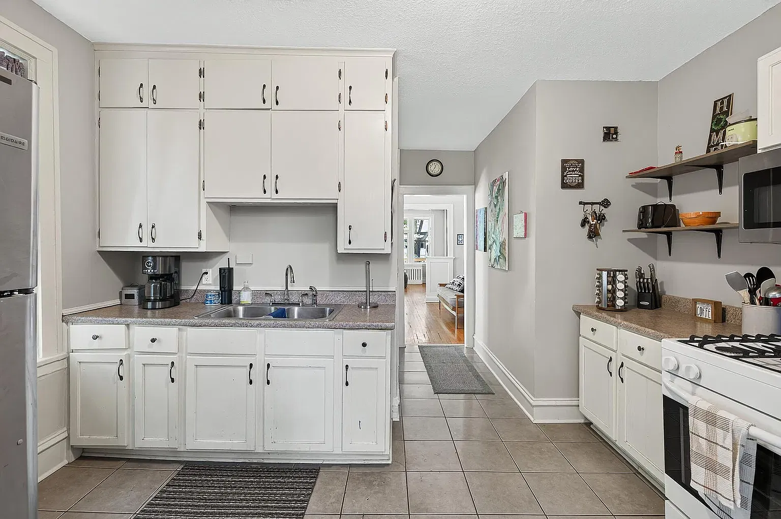 2 bed, 1200 sqft, $1,600 — Photo 4