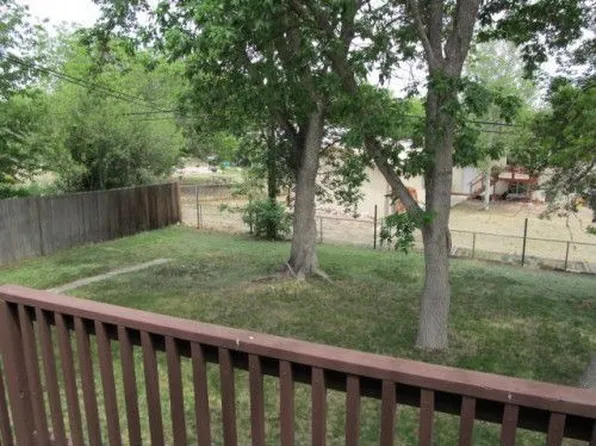 30 Macalester Rd, Pueblo, CO 81001