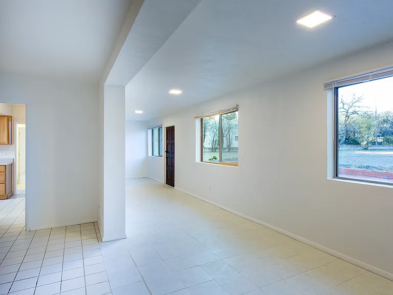 1714 W Meadow Hills Dr — Photo 16