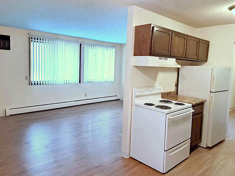 Corinthian Apartments — Photo 14