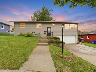 2313 E 17th St, Sioux Falls, SD, 57103