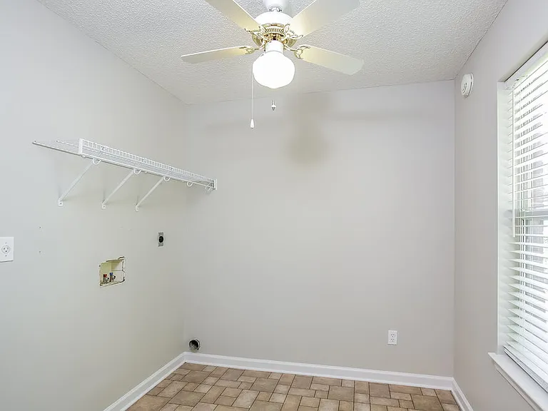 6399 Sandbourne W — Photo 12