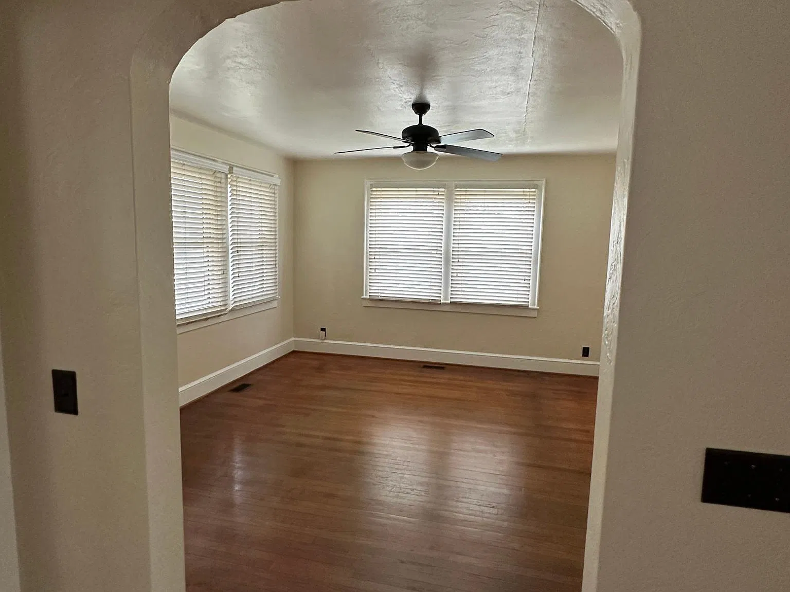 2 bed, 1200 sqft, $2,000 — Photo 3