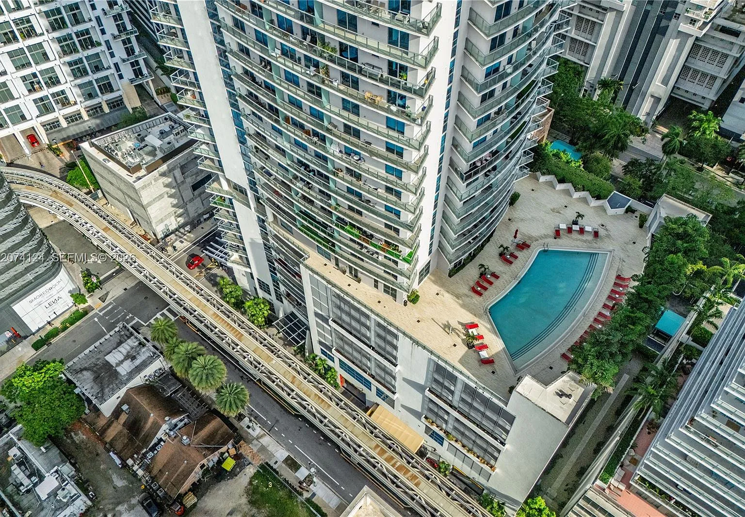 1100 Millecento Residence — Photo 2