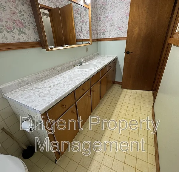 186 Collison Ave — Photo 8